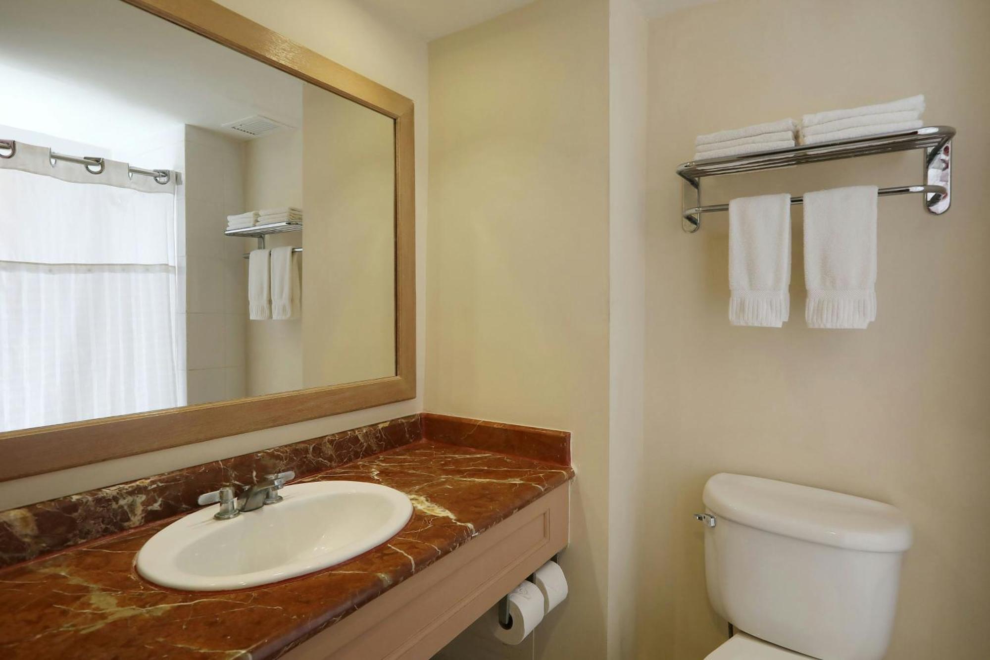 Four Points By Sheraton Santo Domingo La Caleta Eksteriør billede