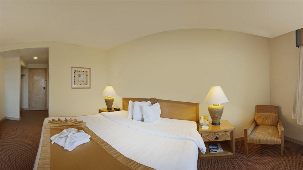 Four Points By Sheraton Santo Domingo La Caleta Eksteriør billede